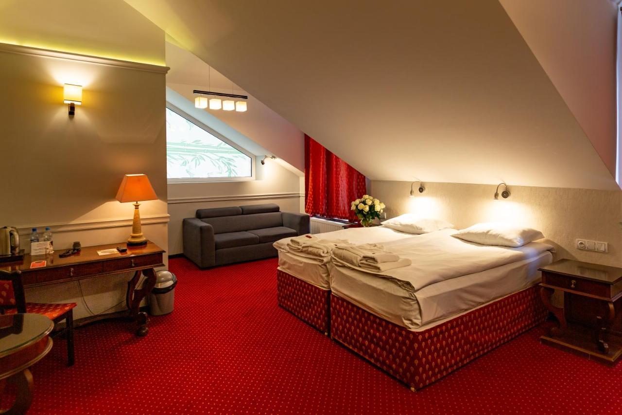Hotel Senator Konferencje & Spa Starachowice Esterno foto