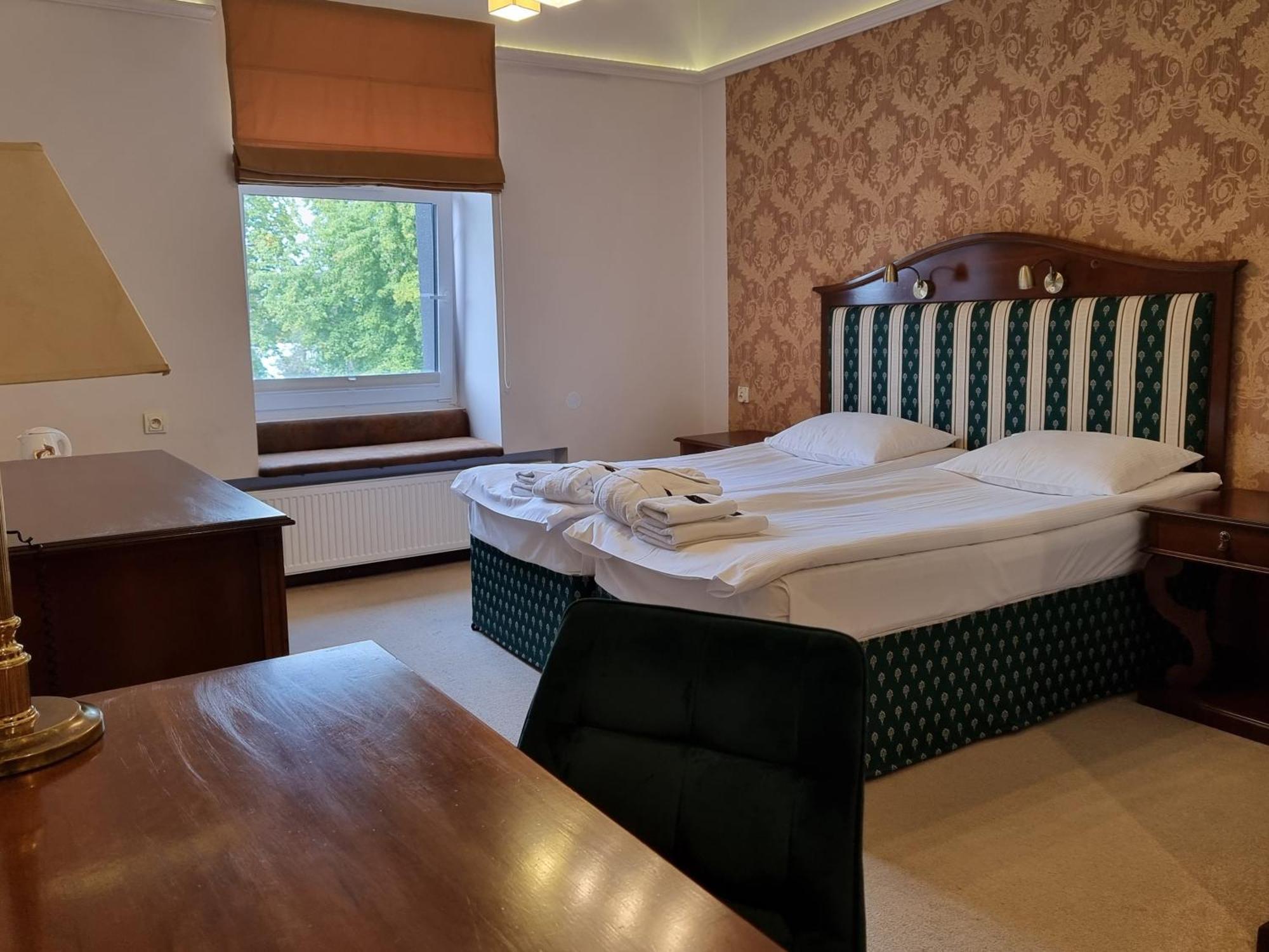 Hotel Senator Konferencje & Spa Starachowice Esterno foto
