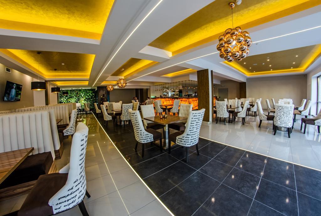 Hotel Senator Konferencje & Spa Starachowice Esterno foto